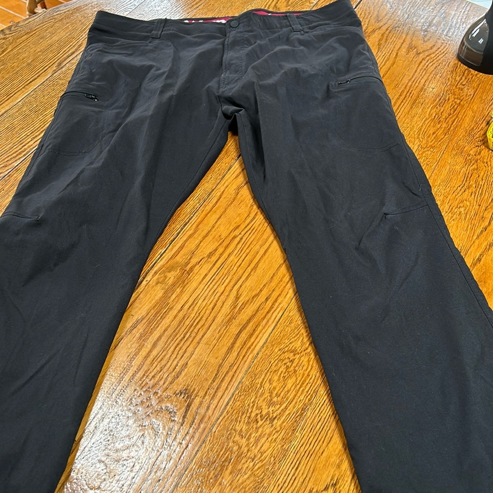 Wrangler brand nylon spandex blend black pants.  Men’s size 44 x 30.